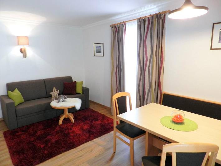 Apartamento entero, Apartamento 'Residence Katiuscia 5' con vistas a la montaña, jardín privado y Wi-Fi in Wolkenstein, Dolomiti Superski