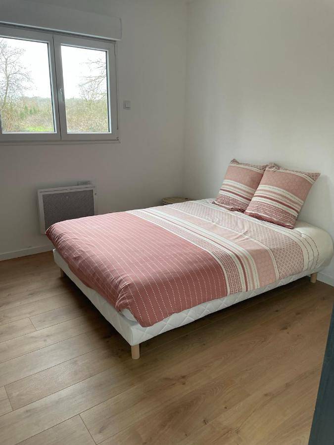 Two-Bedroom Chalet in Yvré-l'Évêque, Sarthe