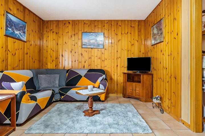 Ganze Wohnung, Ferienwohnung 'Appartamento Vioz' mit Bergblick und Balkon in Celledizzo, Peio