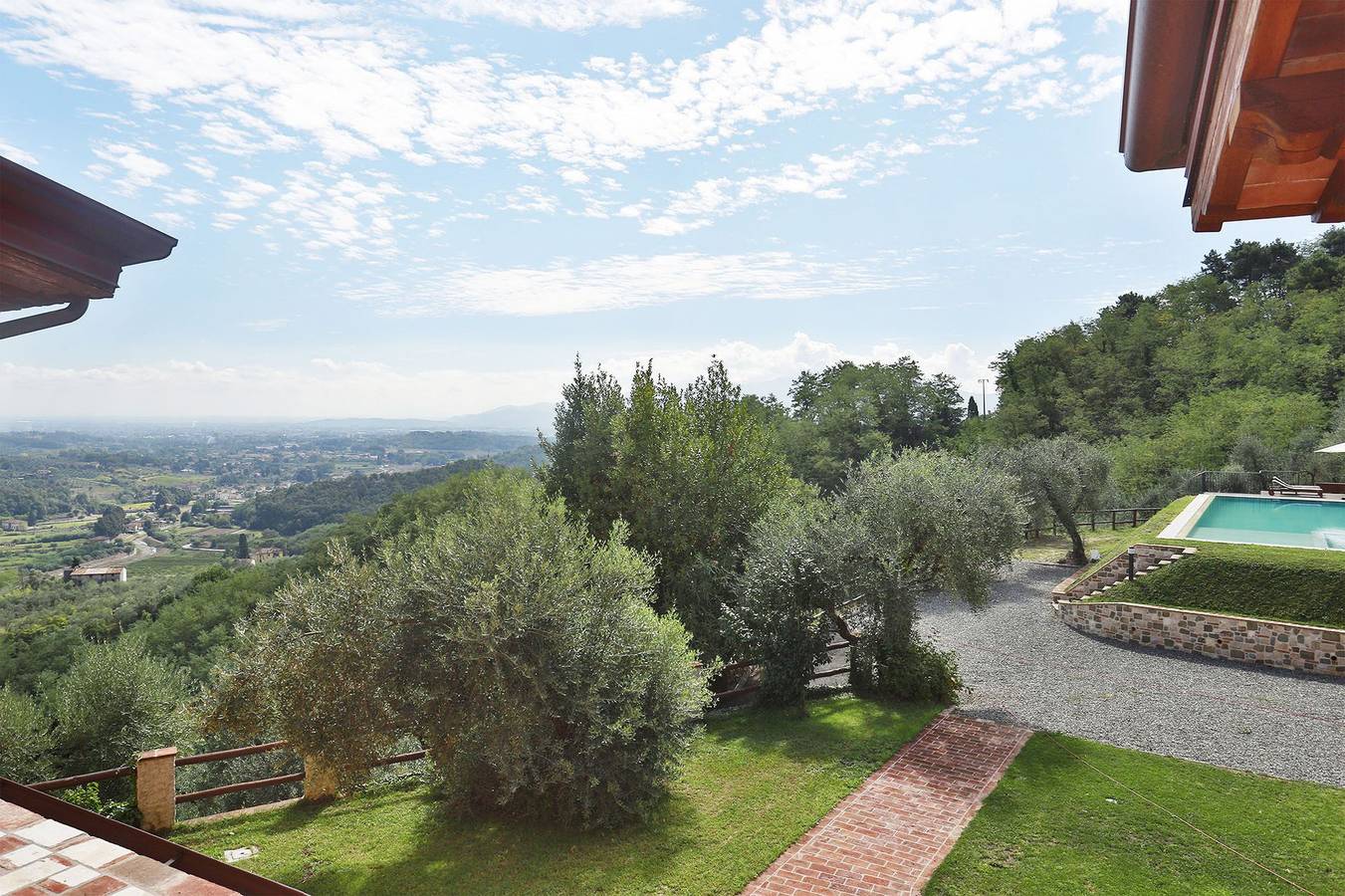 Villa With Pool for 10 People in Lucca, Lucca Province