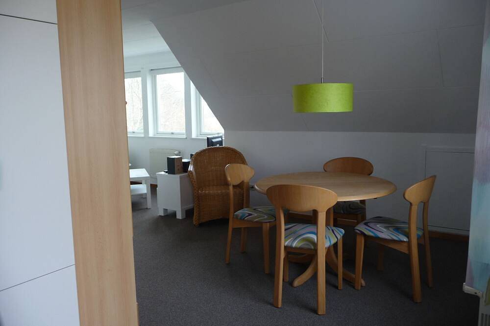 Ganze Wohnung, Schöne Ferienwohnung im Schwedenhaus in Groß Vollstedt, Naturpark Westensee