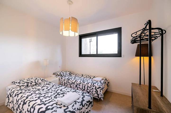 Location de vacances pour 8 personnes, avec terrasse et jardin dans Plage du Cap de l'Homy - 2