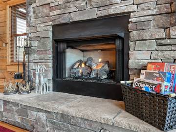 Log Cabin for 10 Guests in Blue Ridge Mountains, North Carolina, Picture 1