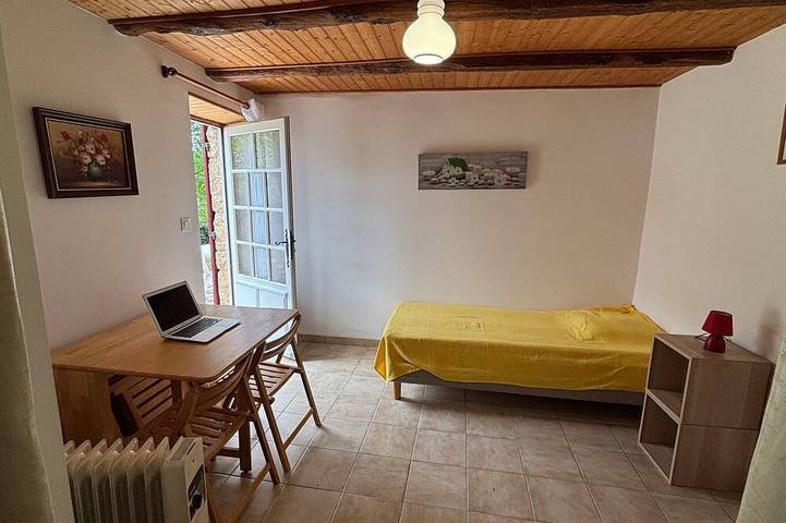 Gîte pour 4 personnes, avec terrasse ainsi que jardin et piscine à Coux-et-Bigaroque - 4