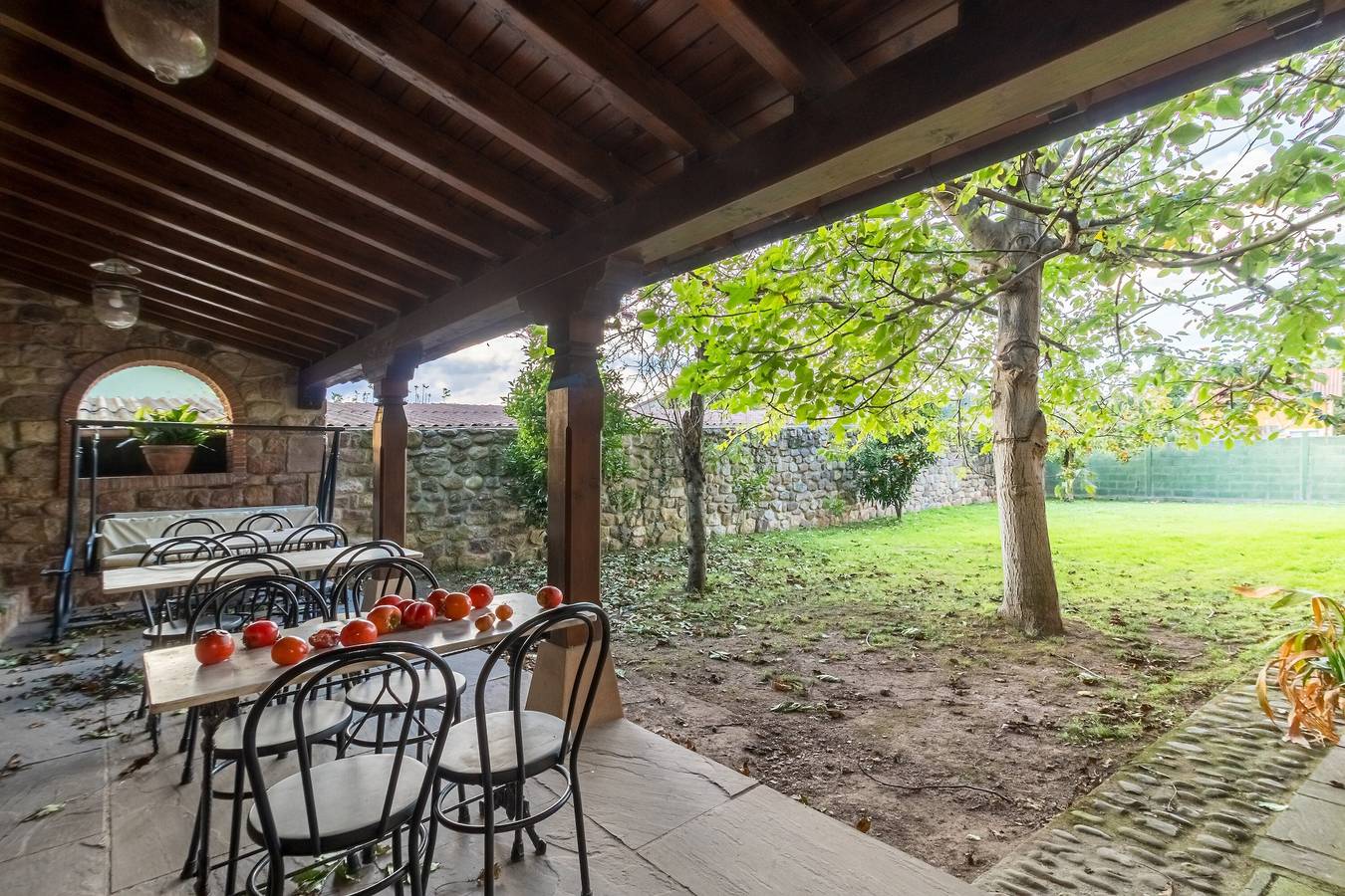 Landhaus 'Casa Velarde Apto 1' mit Bergblick, privatem Garten und Wlan in Torrelavega, Kantabrische Küste