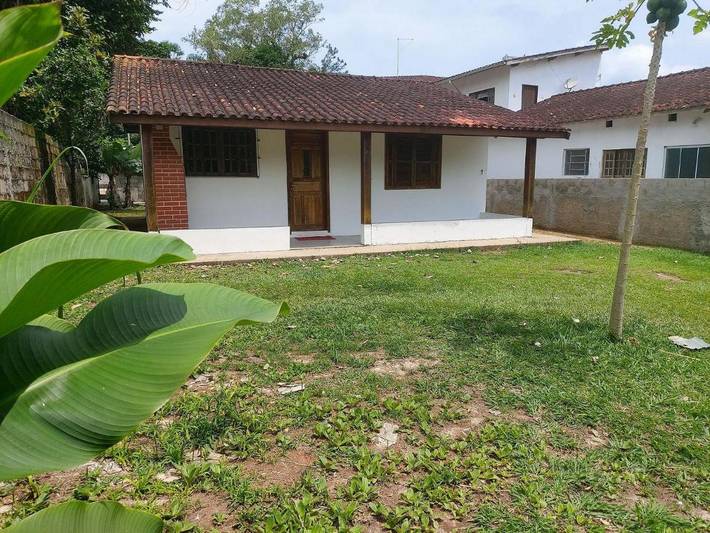 Casas e apartamentos de temporada para 12 pessoas, com piscina em Maranduba