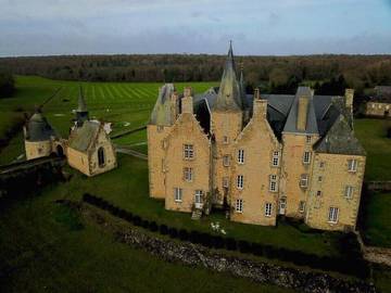 Chambre d’hôte pour 3 personnes, avec vue et terrasse ainsi que piscine et jardin dans Mayenne