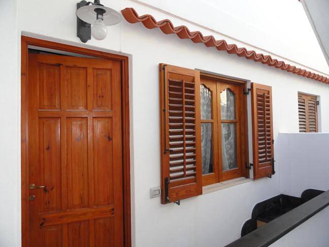 Casa vacanza per 4 persone, con panorama e balcone, adatto a famiglie con bambini alle Isole Eolie