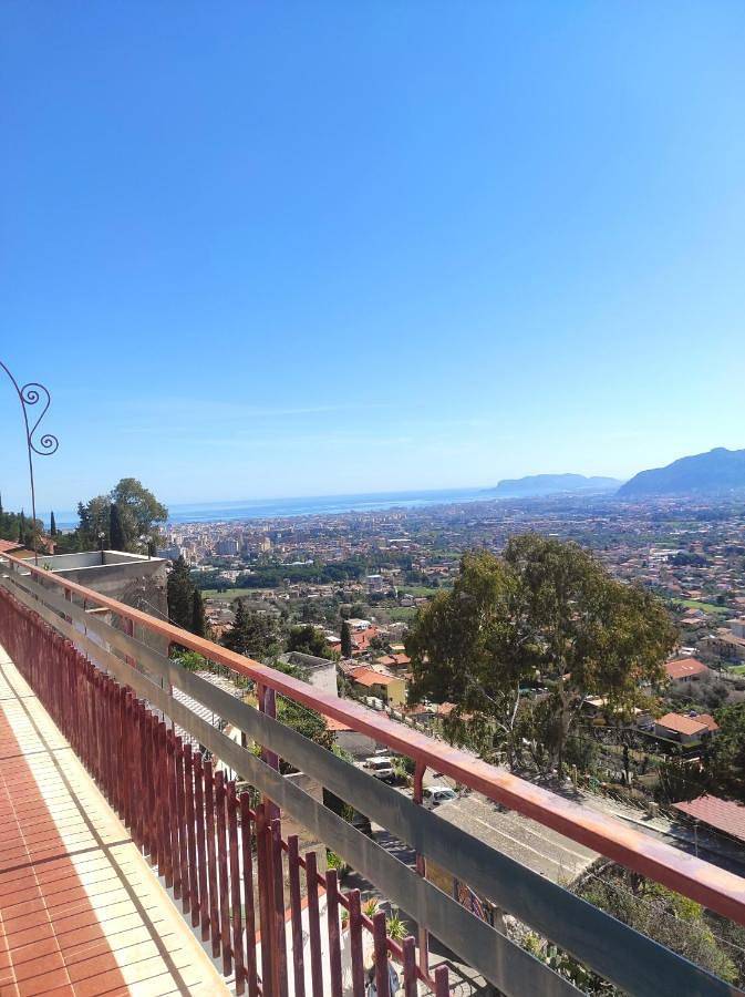 Casa vacanza per 7 persone, con balcone e panorama a Monreale