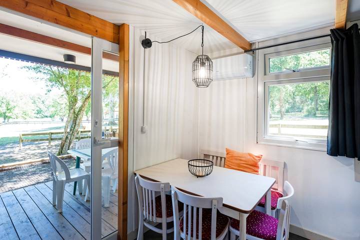 Chalet 'Club 5 Personnes 89' mit privater Terrasse, privatem Garten und Wi-Fi in Bretagne-d'Armagnac, Gers