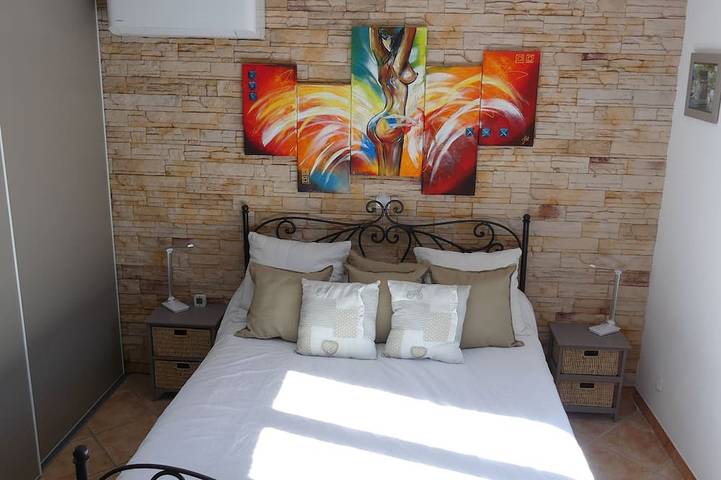 Location de vacances pour 8 personnes, avec terrasse et jardin à Ceyreste - 4