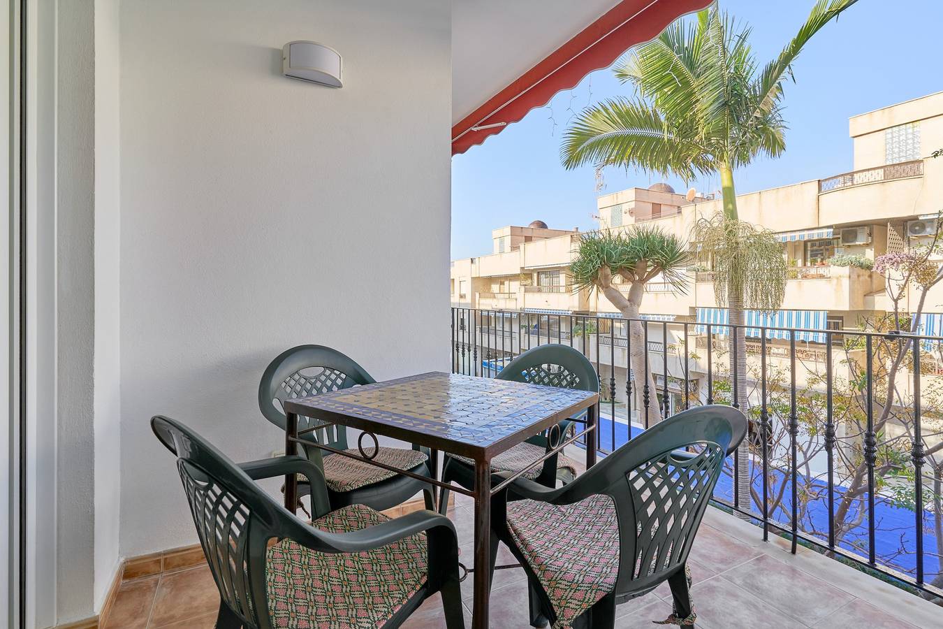 Appartement entier, Appartement 'El Sol Del Sur' avec vue mer, Wi-Fi et climatisation in La Herradura, Almuñecar