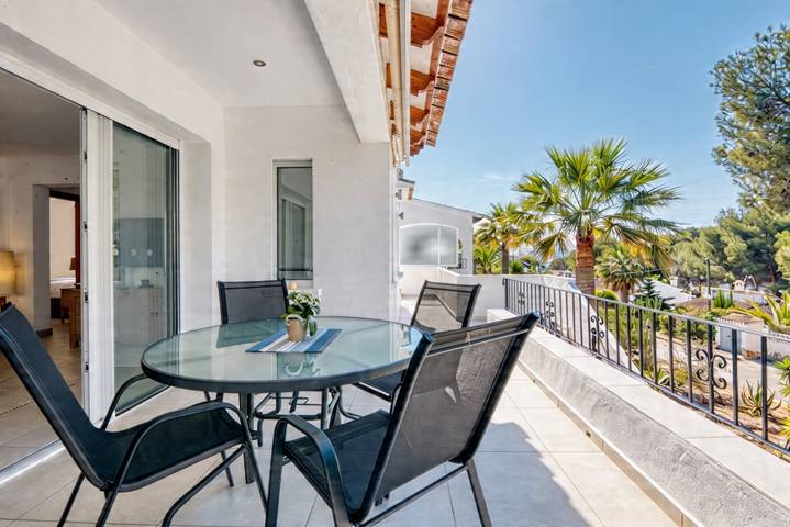 Villa en Moraira, El Portet, con piscina compartida y cerca de la playa in Valle del Portet, Teulada