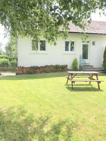 Gîte pour 4 personnes, avec jardin à Avèze