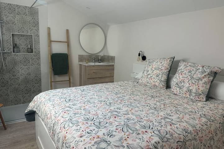 Location de vacances pour 6 personnes, avec jacuzzi ainsi que jardin et piscine à Saint-Astier - 3