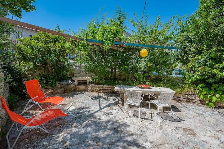 Ferienhaus für 7 Personen, mit Garten