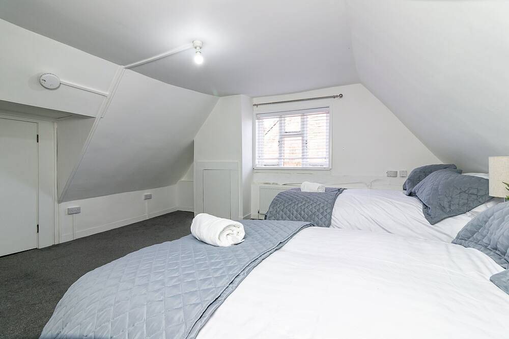 Ganze Wohnung, Familie-Apartment-Eigenes Badezimmer in Stevenage, Hertfordshire