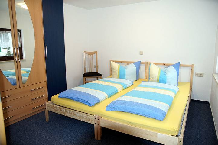 Ferienwohnung für 2 Personen, mit Balkon/Terrasse und Garten in Schmalkalden