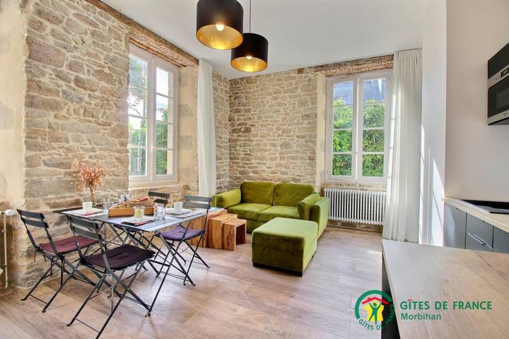 Gîte pour 2 personnes, avec Terrasse et Jardin dans Port Saint-Goustan