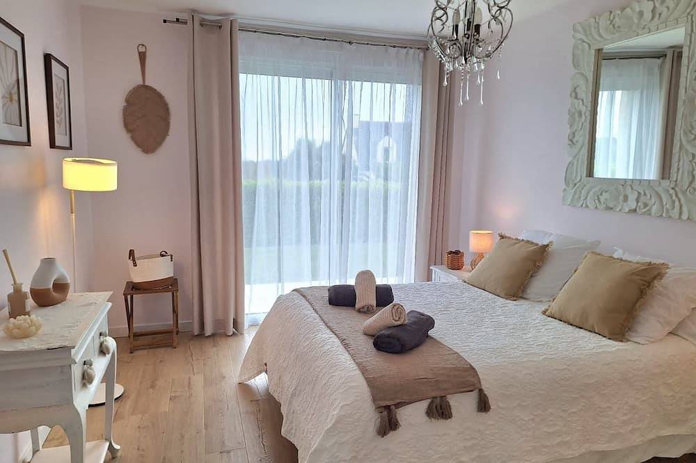 Maison Pmr Grand Confort avec Jardin, Calme à 20 min des Plages in Pluguffan, Région de Quimper