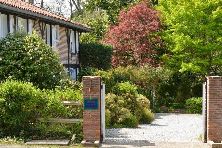 Location de vacances pour 2 personnes, avec jardin ainsi que vue et piscine à Onesse-Laharie - 4