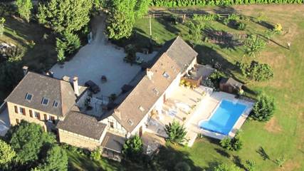 Gîte pour 4 personnes, avec piscine à Cublac