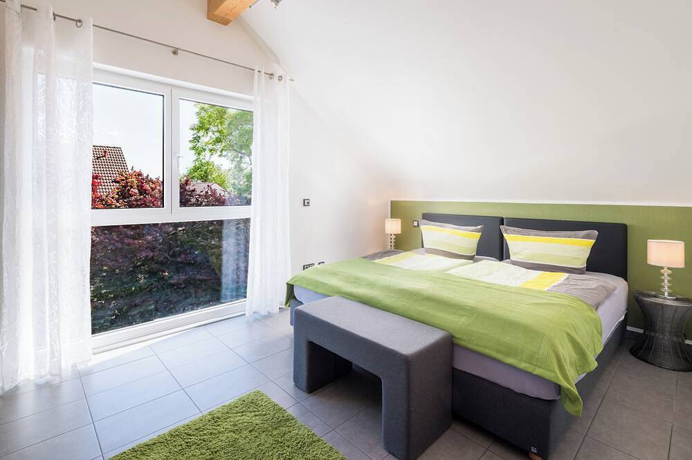 Ganze Wohnung, Design-Wohnung für 1-5 Personen mit 2 Schlafzimmern & Dachterrasse. Nähe Badesee in Bensheim, Bergstraße