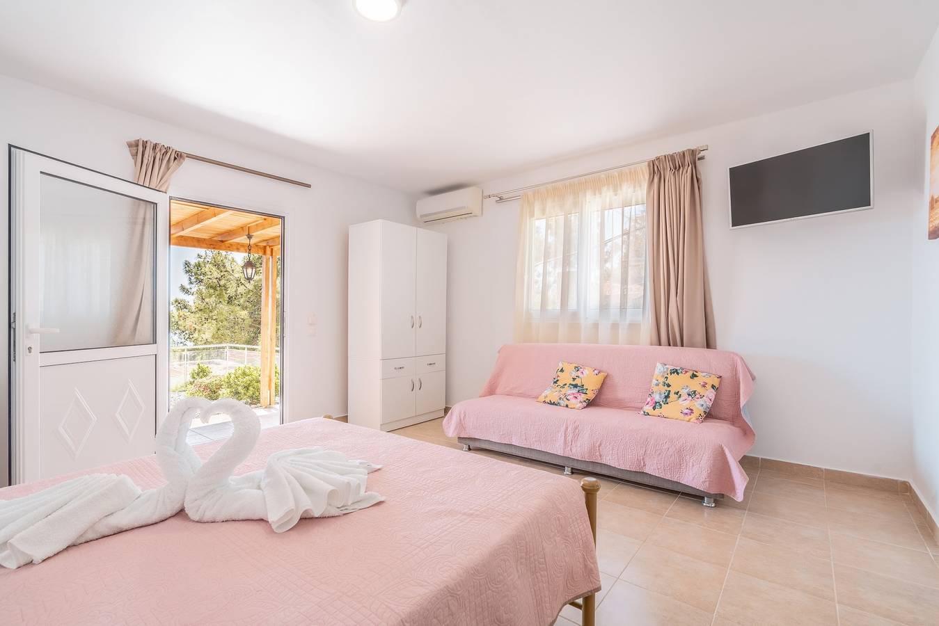 Entire studio, Studio Apartment 'Solymar Prive Sea View 1' with Sea View, Wi-Fi and Air Conditioning in Stegna (Rhodes), Rhodes