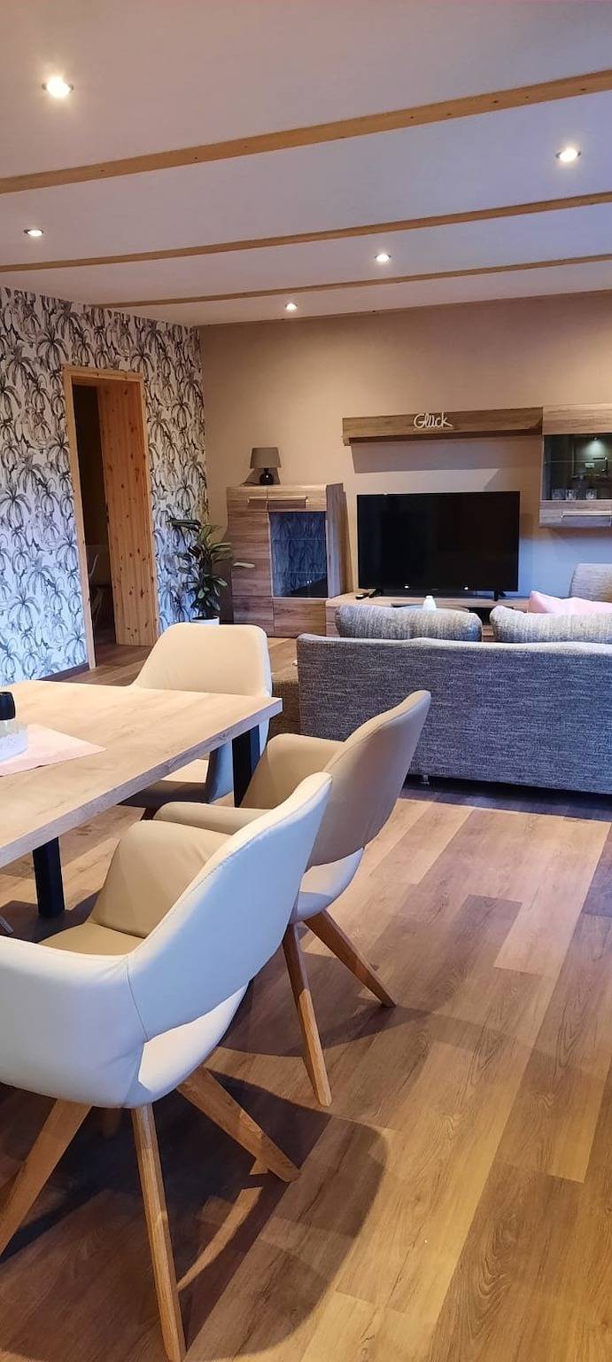 Ferienhaus für 6 Personen, mit Balkon und Garten
