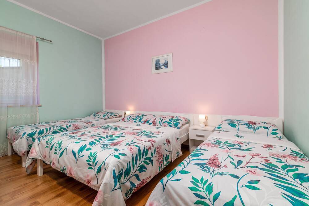Ganze Wohnung, 2-Zimmer-Ferienwohnung mit Pool Cancini, Porec in Kukci, Porec und Umgebung