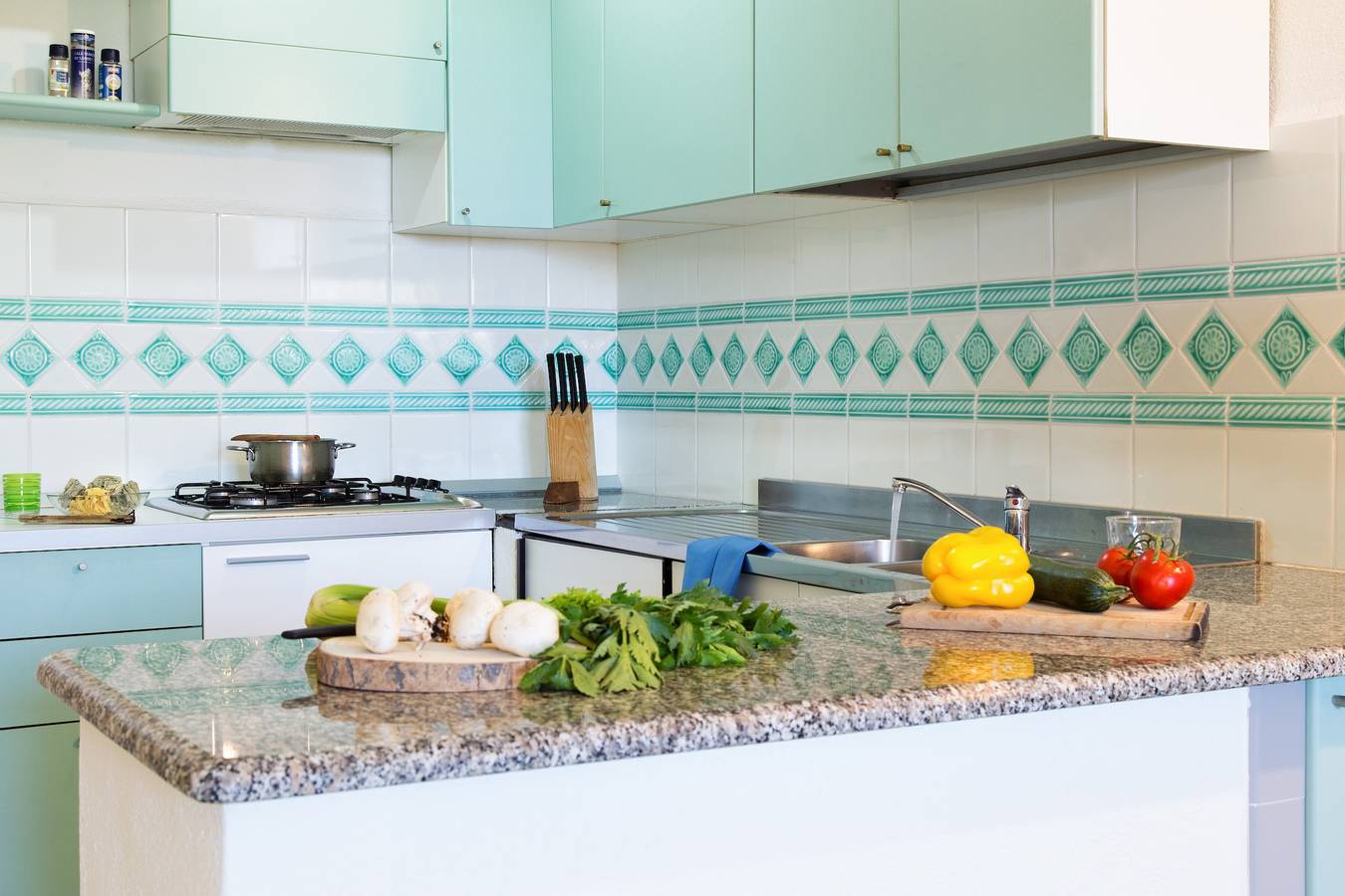 Appartement entier, Appartement 'Acqua Marina' avec vue sur la mer, Wi-Fi et climatisation in Punta Molara, San Teodoro