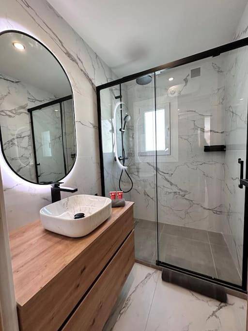 Appartement entier, Two-Bedroom Apartment in Auron, Saint-Étienne-de-Tinée