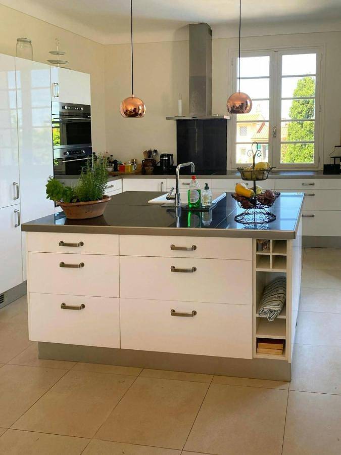 Location de vacances pour 10 personnes, avec terrasse ainsi que jardin et piscine à Villelongue-dels-Monts - 4