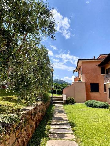 Gîte pour 2 personnes, avec vue ainsi que balcon et vue sur le lac dans Iseo