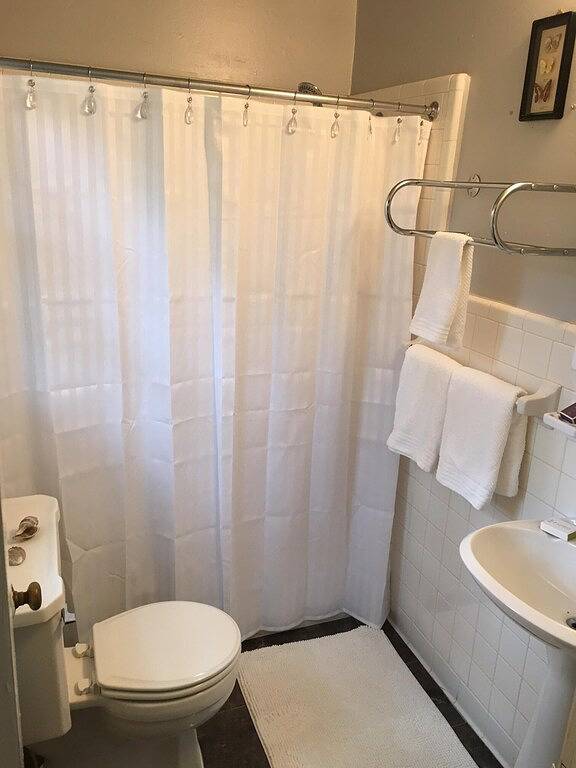 Ganze Wohnung, Wunderbare, private 1-Br-Wohnung mit Great Deck, Huge Yard in Decatur, Georgia