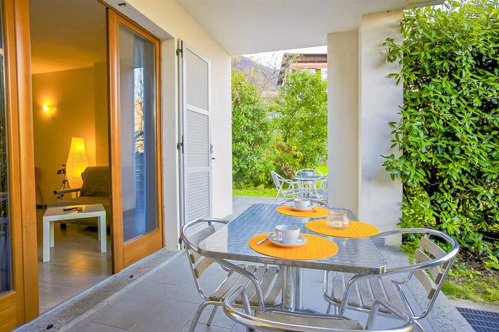 Ferienwohnung für 4 Personen, mit Terrasse und Garten sowie Seeblick und Ausblick in Comune di Cannobio