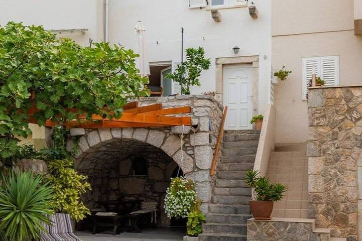 Ferienhaus für 6 Personen, mit Terrasse in Punat
