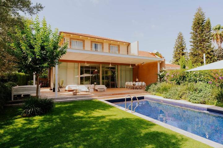 Villa pour 10 personnes, avec jardin ainsi que piscine et terrasse - 1