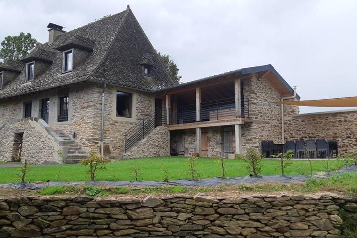 Gîte pour 8 personnes, avec jardin ainsi que terrasse et jacuzzi - 1