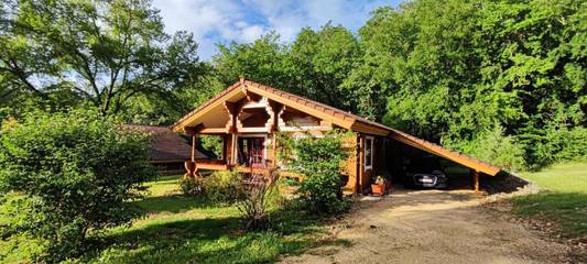 Gîte pour 6 personnes, avec vue et jardin ainsi que piscine et bassin pour enfant à Mauroux