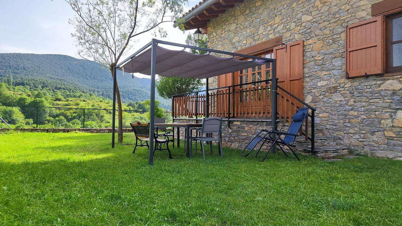 Two-Bedroom Chalet in Aristot Toloríu, Pirineo Catalan