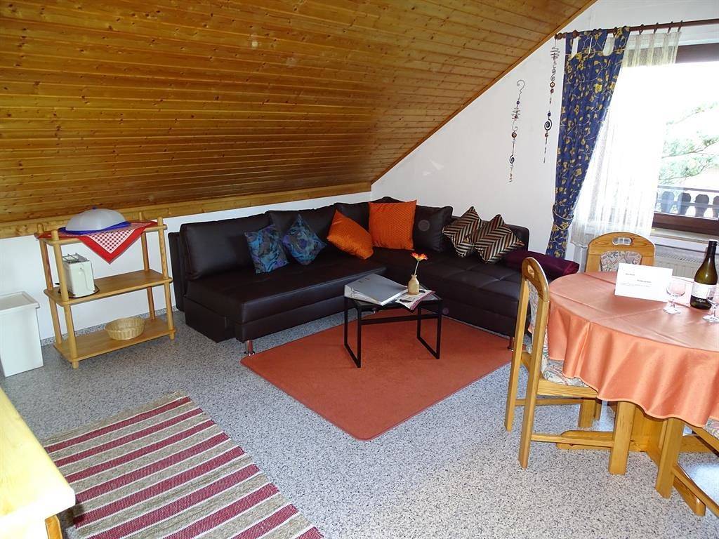 Entire holiday apartment, 2-Bett-Ferienwohnung - Maifeld in Burg Eltz, Wierschem