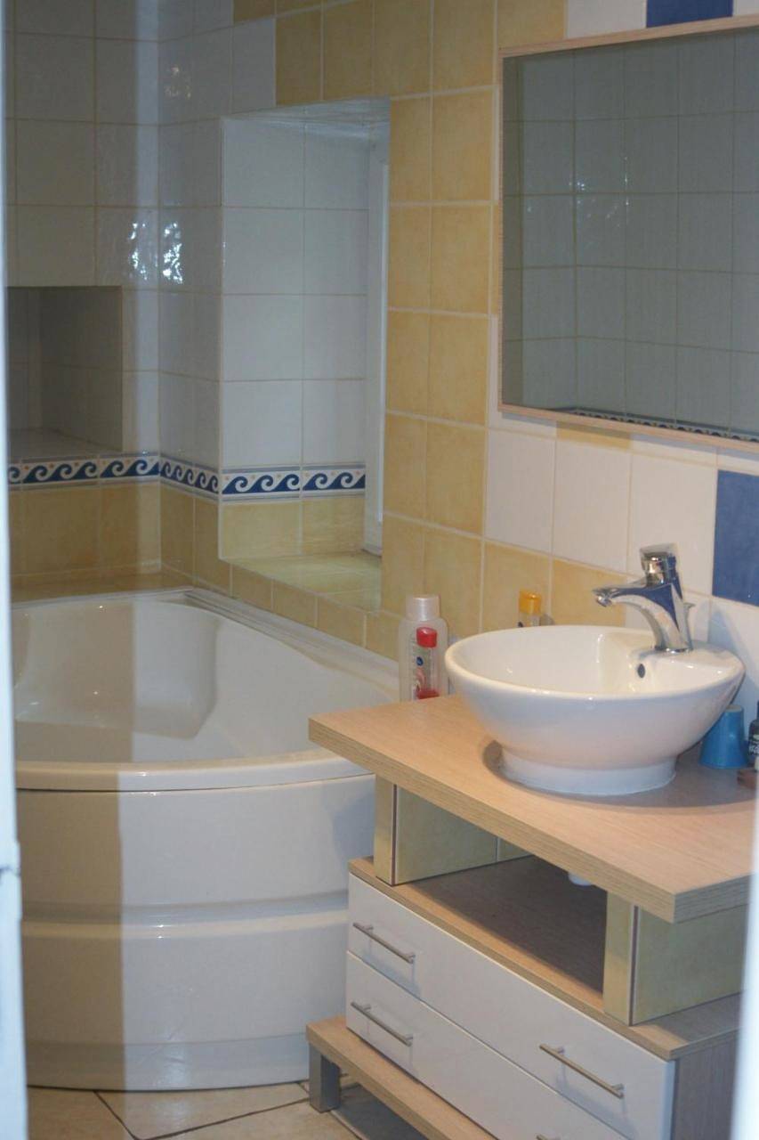 Cottage (4 Adults) in Quettehou, Région de Cherbourg