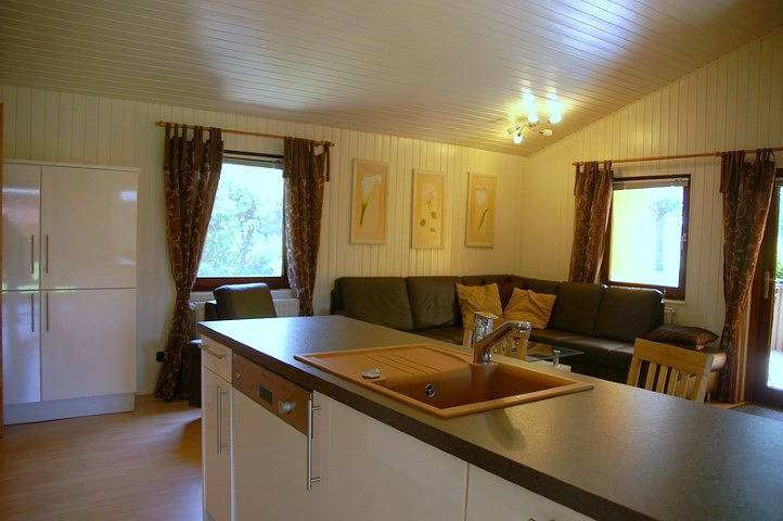 6 Personen Ferienhaus mit zwei Toiletten und Carport in zweiter Reihe zum Deich in Otterndorf in Otterndorf, Cuxland