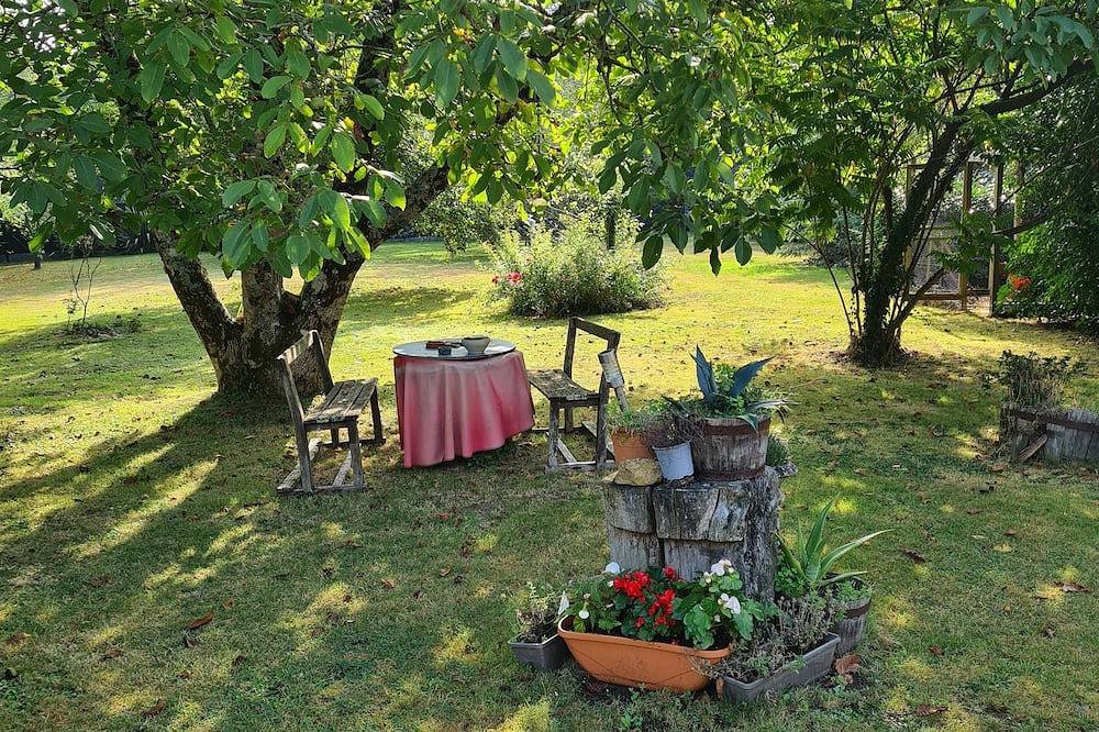 Gîte Camaloth adapted for people with motor disabilities in Theix, Côte des Mégalithes