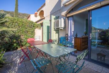 Location De Vacances pour 4 Personnes dans Le Lavandou, Côte d'Azur, Photo 1