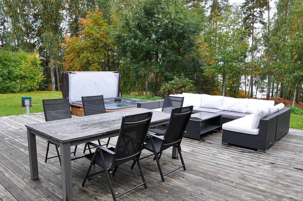 Stunning home in Karlstad with sauna in Vänern