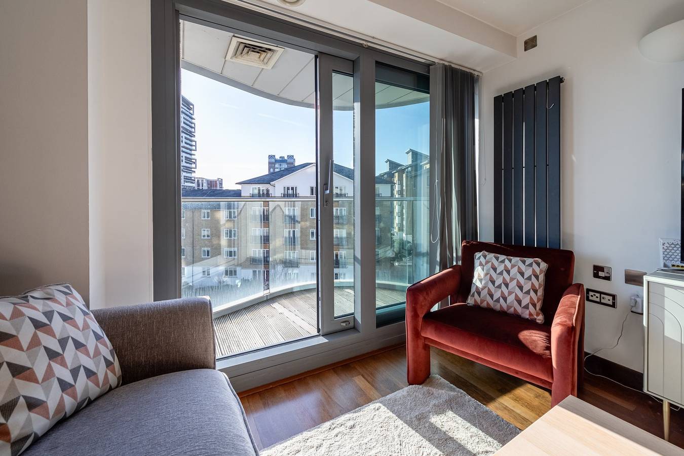 Entire apartment, Guestready - Modern 2bed w Balcony in Battersea in Wandsworth, London