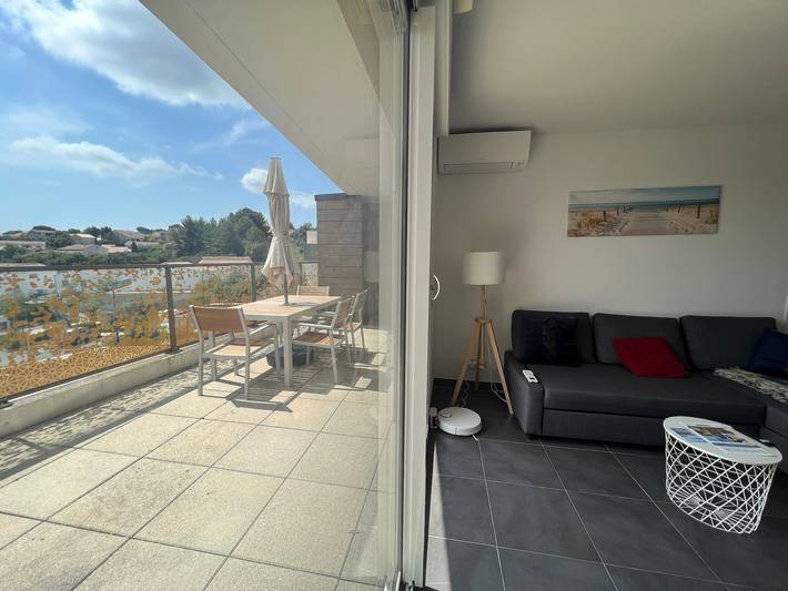 Entire apartment, Apartment 'T2 Muses' with Private Terrace, Wi-Fi and Air Conditioning in Le Crès, Mediterranean Coast (France)