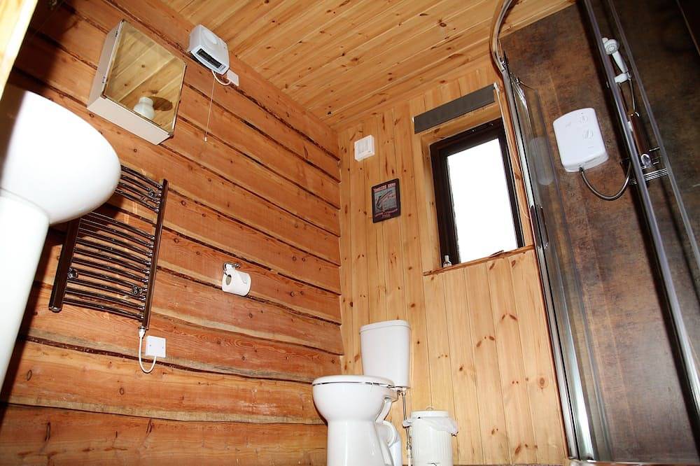 Burnside Cabin - charming Log Cabin In Stunning Location by babbling burn. in Argyll & Bute